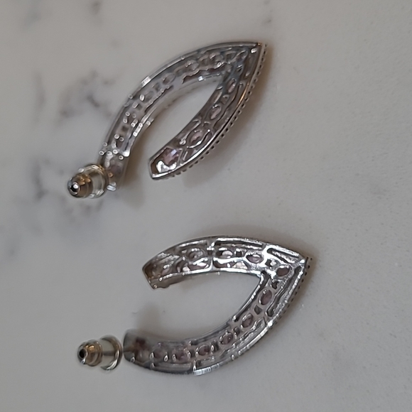 Karis Earrings - Picture 2 of 4